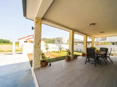 Prodaja, kuća, 130m², Tološi, Podgorica - image 7