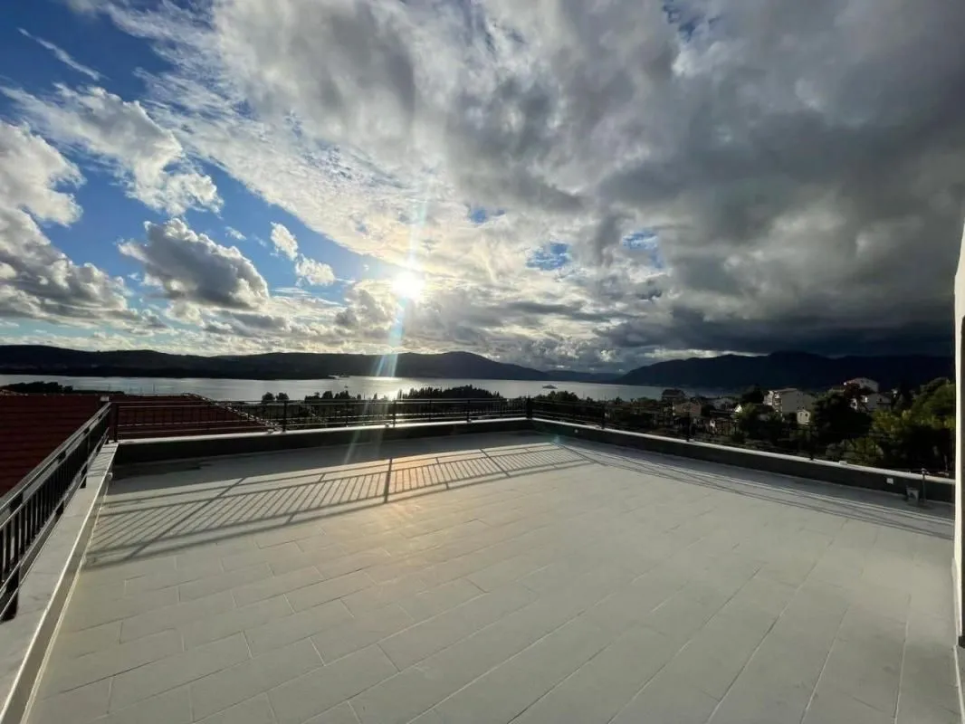 Prodaja, dvosoban stan, 105m², Kava, Tivat