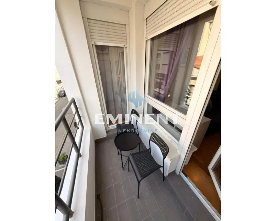 Rent, two bedroom apartment, 41m², Neimar, Vračar Sve Podlokacije