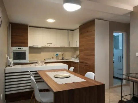 Izdavanje, kuća, 200m², Sveti Stefan, Budva - image 11