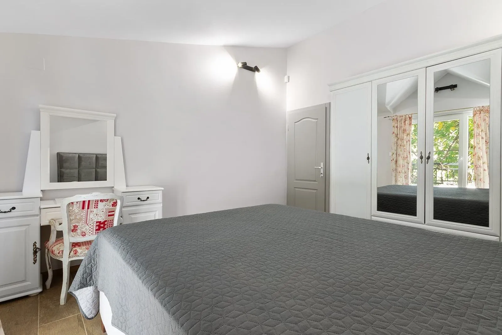 Prodaja, kuća, 234m², Dumidran, Tivat