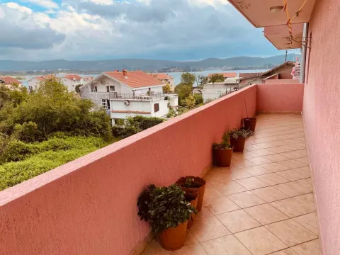 Izdavanje, jednosoban stan, 84m², Bonići, Tivat - image 11
