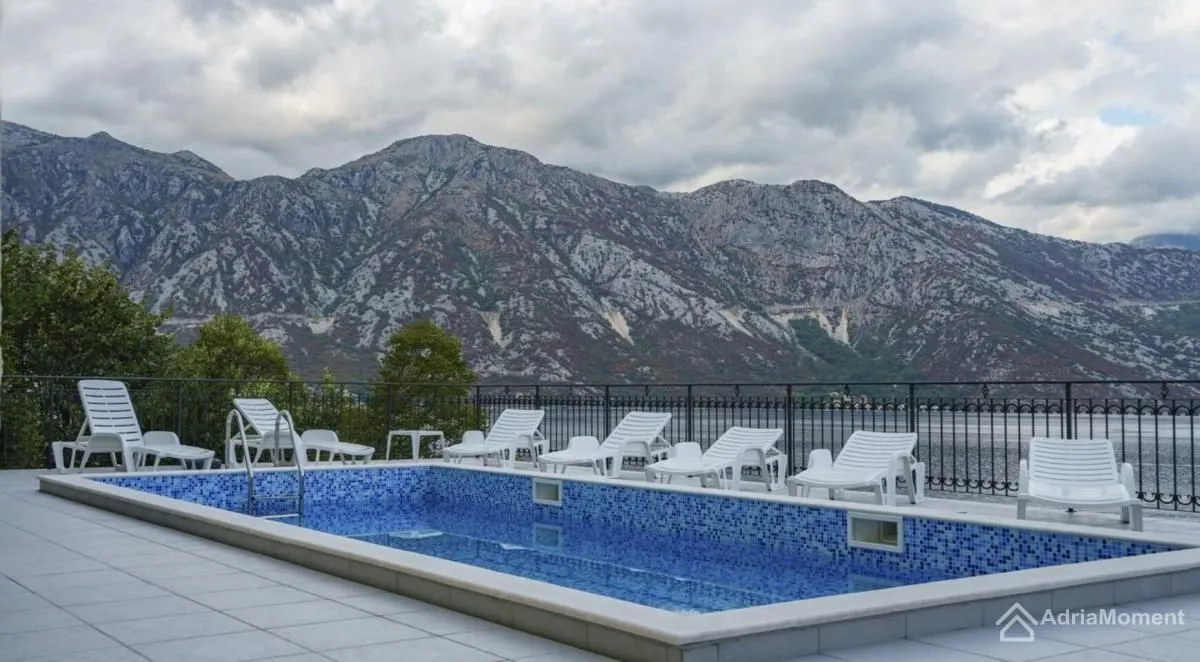Sale, house, 424m², Kostanjica, Kotor