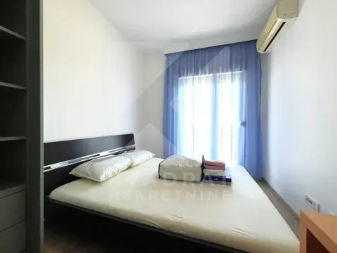 Rent, two bedroom apartment, 75m², City Kvart, Podgorica - image 7