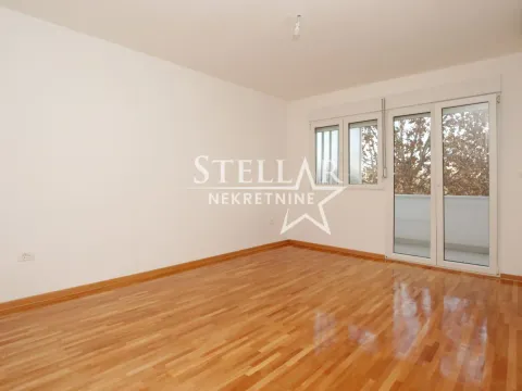 Izdavanje, poslovni prostor, 50m², Preko Morače, Podgorica - image 1