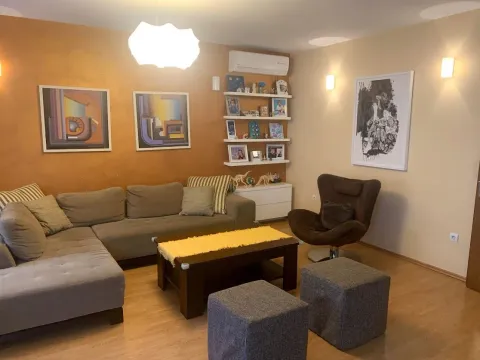 Izdavanje, kuća, 240m², Donja Gorica, Podgorica - image 13