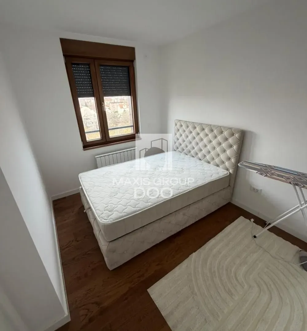 Prodaja, četvorosoban stan, 93m², Zemun Sve Podlokacije, Beograd