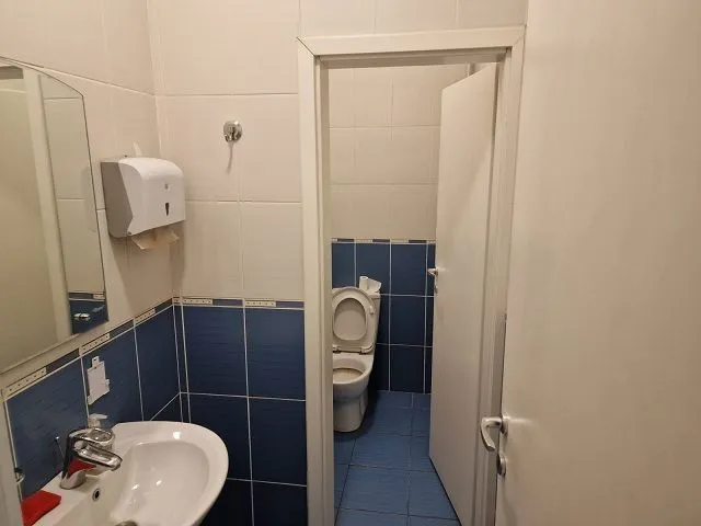 Sale, office space, 70m², Rača, Srbija