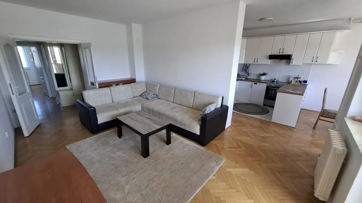 Prodaja, četvorosoban stan, 100m², Centar, Novi Sad