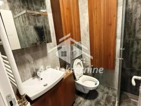 Izdavanje, trosoban stan, 56m², Južni Bulevar, Vračar Sve Podlokacije - image 9