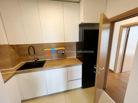 Izdavanje, četvorosoban stan, 80m², Savski Venac, Beograd - image 4
