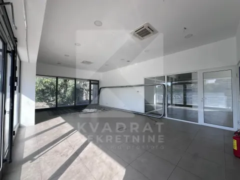 Rent, office space, 362m², Ljubović, Podgorica - image 11
