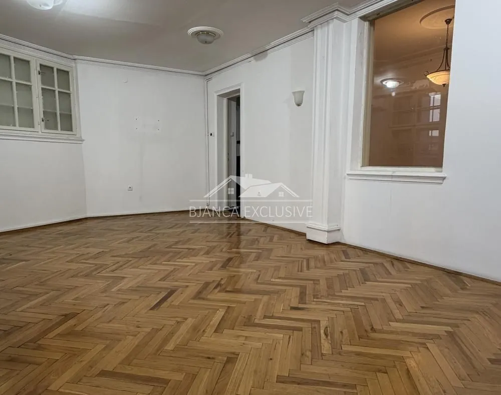 Prodaja, trosoban stan, 101m², Kosančićev Venac, Beograd