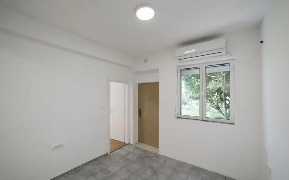 Izdavanje, dvosoban stan, 62m², Stari Aerodrom, Podgorica