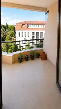 Prodaja, trosoban stan, 200m², Centar, Podgorica - image 16