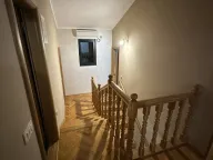 Izdavanje, kuća, 170m², Gornja Gorica, Podgorica - image 15