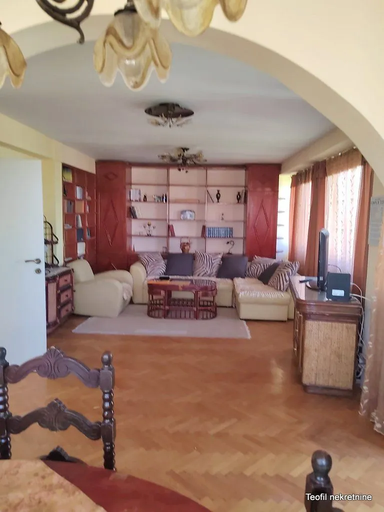 Prodaja, četvorosoban stan, 107m², Kalenić Pijaca, Vračar Sve Podlokacije