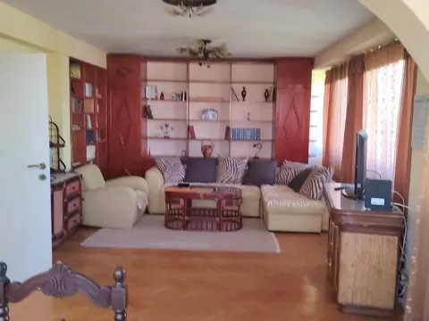 Sale, four bedroom apartment, 107m², Kalenić Pijaca, Vračar Sve Podlokacije