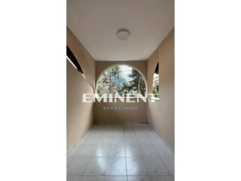 Izdavanje, četvorosoban stan, 140m², Vojvode Vlahovica, Beograd - image 15