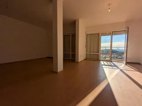 Sale, four bedroom apartment, 119m², Sutomore, Bar