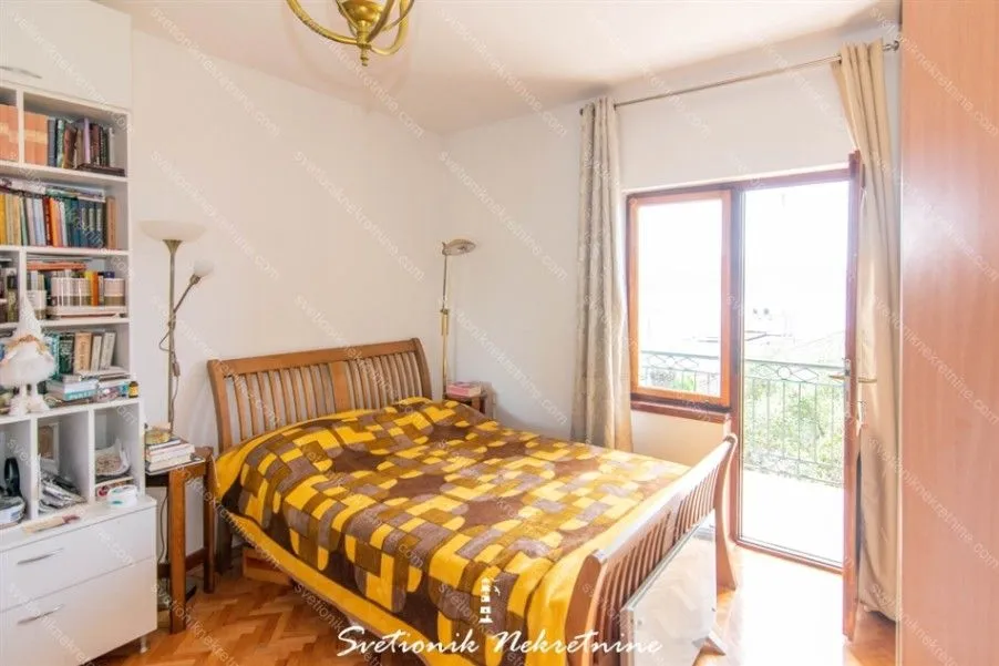 Prodaja, petosoban stan, 240m², Savina, Herceg Novi