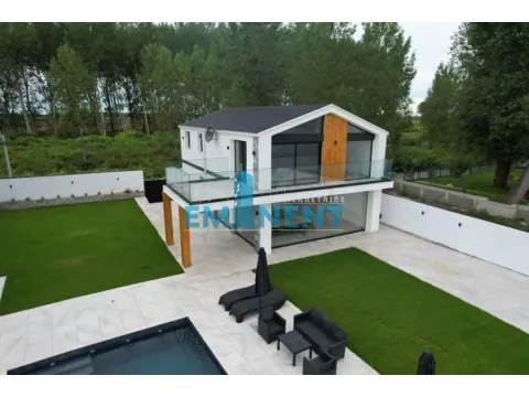 Prodaja, kuća, 200m², Surčin, Beograd