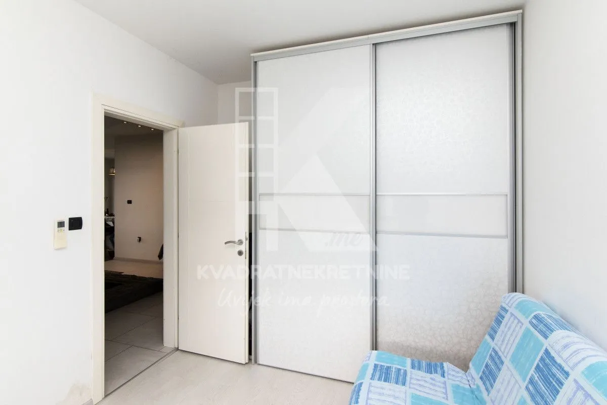 Sale, house, 250m², Tološi, Podgorica