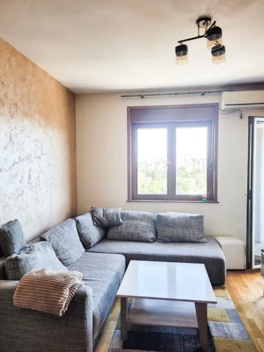 Izdavanje, jednosoban stan, 38m², Pobrežje, Podgorica