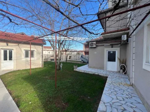 Izdavanje, kuća, 370m², Stari Aerodrom, Podgorica - image 14