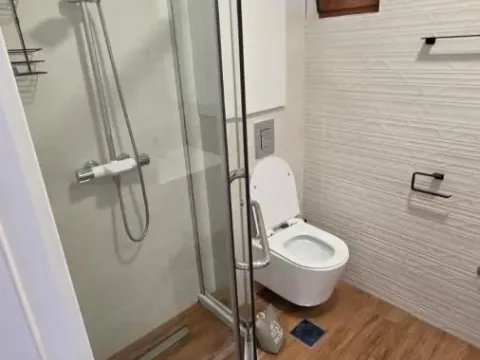 Izdavanje, dvosoban stan, 97m², Donja Lastva, Tivat - image 12