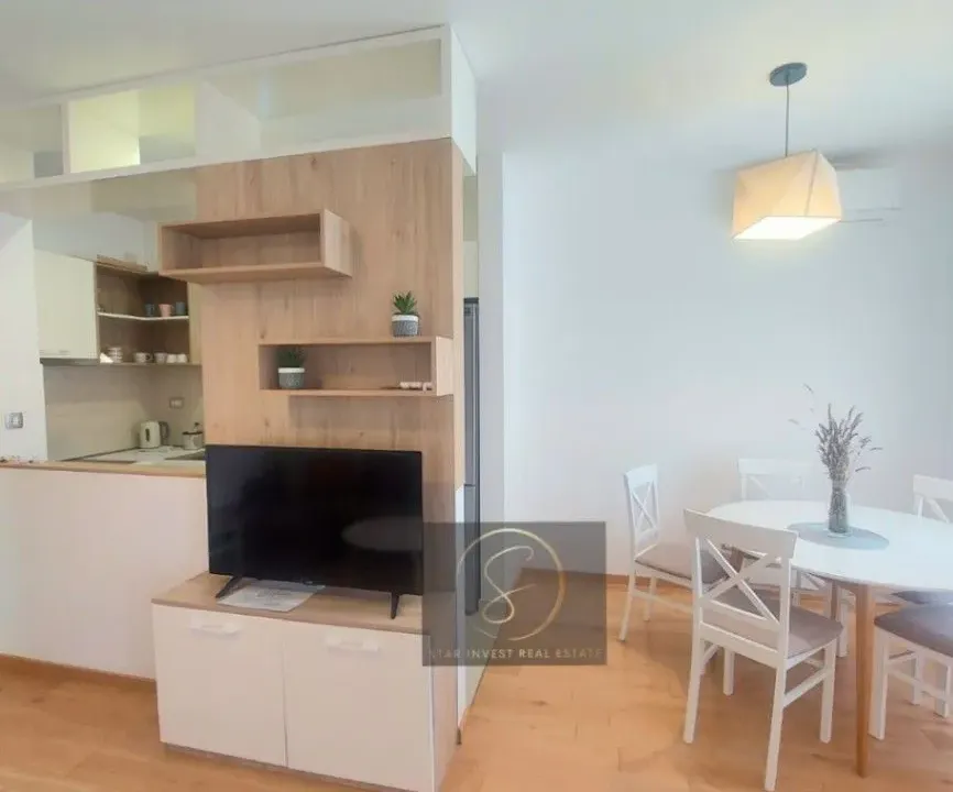 Izdavanje, dvosoban stan, 55m², Gospoština, Budva