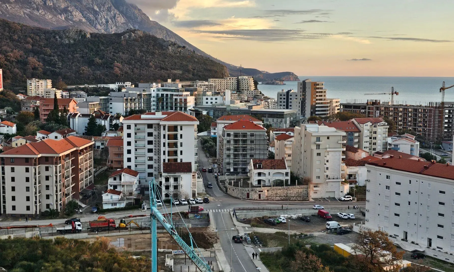 Rent, one bedroom apartment, 57m², Bečići, Budva