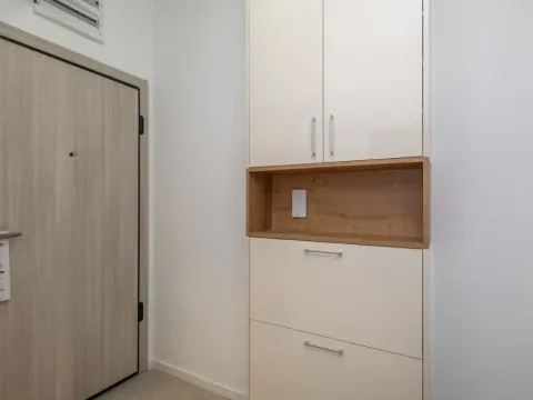 Izdavanje, dvosoban stan, 68m², Momišići, Podgorica - image 5