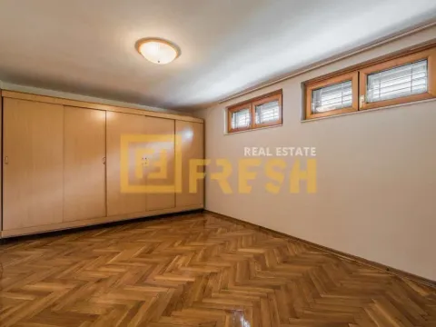 Izdavanje, kuća, 370m², Zabjelo, Podgorica - image 43