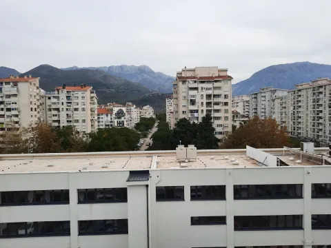 Rent, two bedroom apartment, 55m², Centar, Bar - image 9