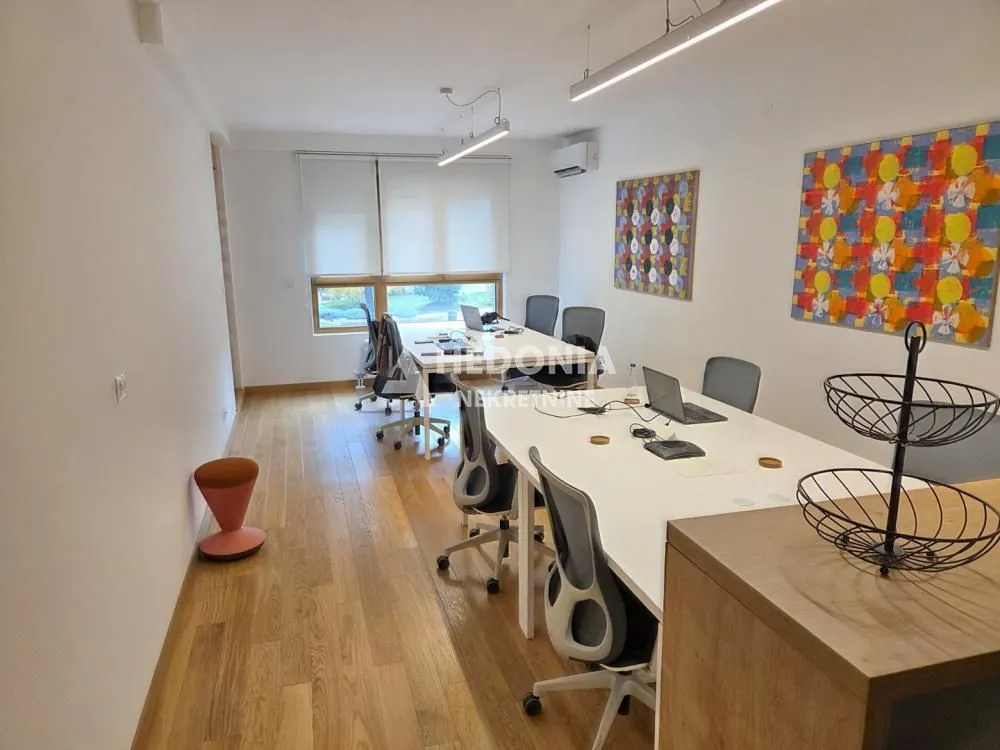 Izdavanje, poslovni prostor, 107m², Novi Beograd Blok 65, Novi Beograd Sve Podlokacije