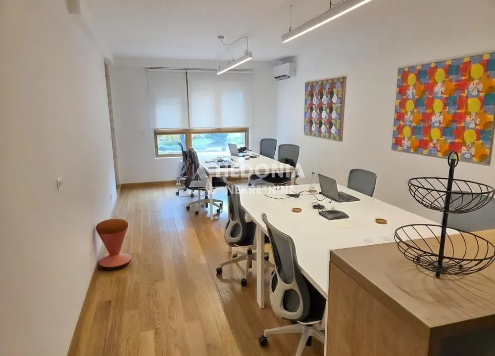 Izdavanje, poslovni prostor, 107m², Novi Beograd Blok 65, Novi Beograd Sve Podlokacije