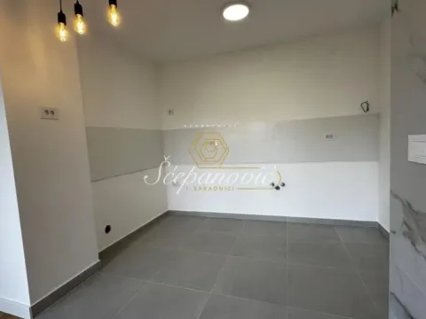 Prodaja, četvorosoban stan, 110m², Centar, Novi Sad - image 2