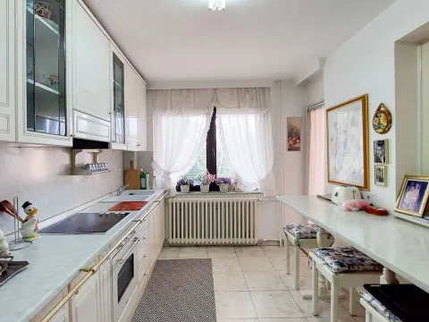 Sale, house, 295m², Sremčica, Beograd - image 16
