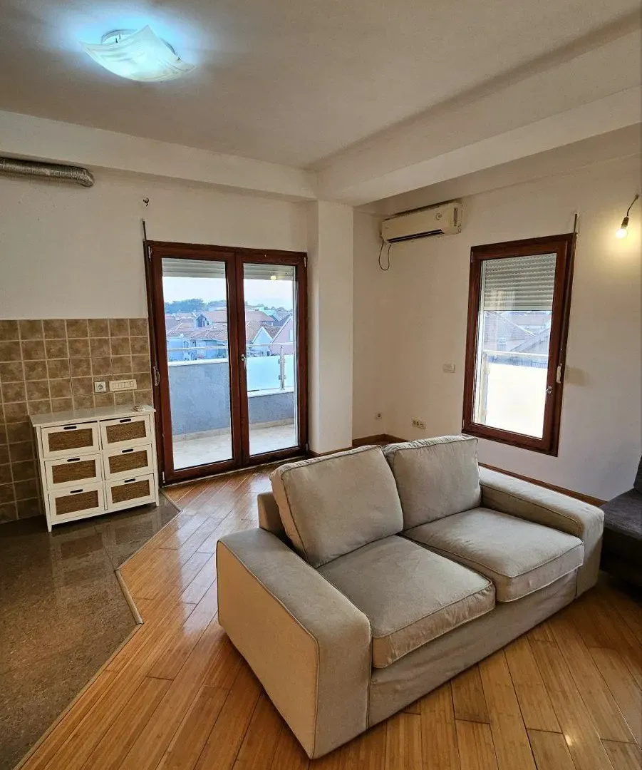 Stan-na-dan, dvosoban stan, 64m², Stari Aerodrom, Podgorica