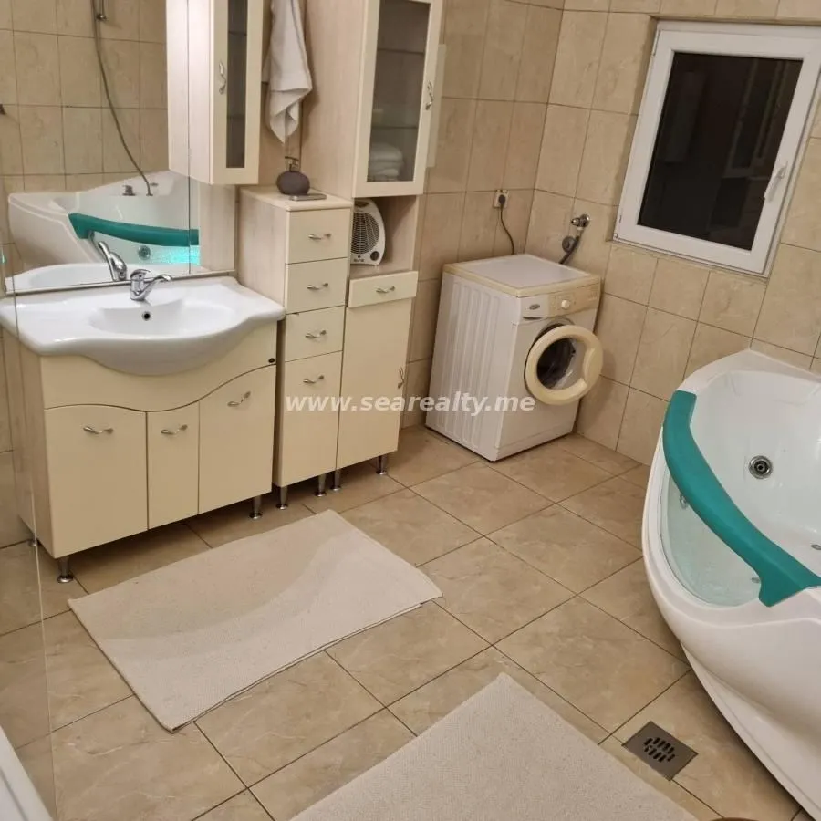 Rent, apartment, 103m², Centar, Tivat