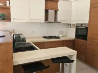 Izdavanje, dvosoban stan, 70m², Škaljari, Kotor - image 9