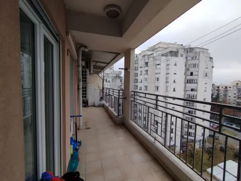 Izdavanje, stan, 100m², Blok 6, Podgorica - image 13