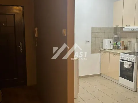 Izdavanje, trosoban stan, 60m², Bulevar Evrope, Novi Sad Sve Podlokacije - image 5