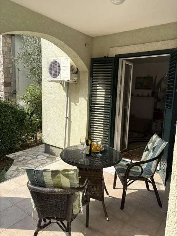 Prodaja, jednosoban stan, 48m², Petrovac, Budva