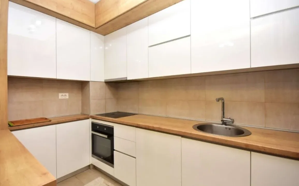 Izdavanje, dvosoban stan, 64m², City Kej, Podgorica