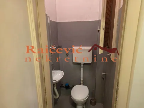 Prodaja, trosoban stan, 87m², Centar, Stara Pazova - image 8