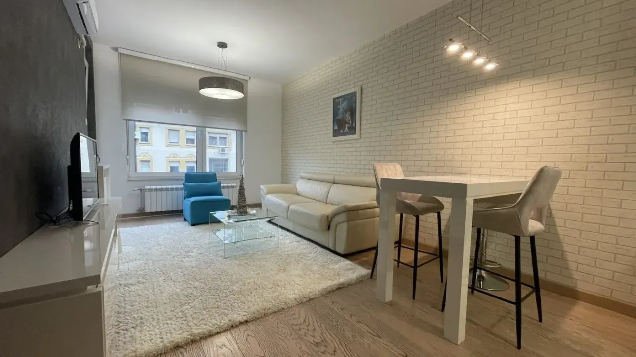 Izdavanje, jednosoban stan, 39m², Stari grad, Novi Sad