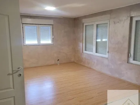Sale, house, 70m², Bečmen, Surčin - image 2