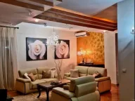 Izdavanje, trosoban stan, 113m², Centar, Budva